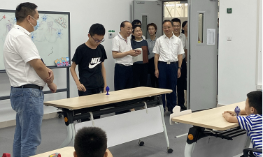 市总工会党组书记刘卫国带队考察坤泰暑托班