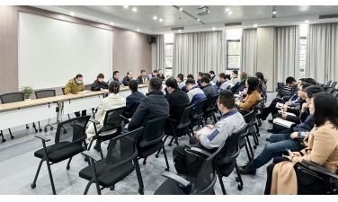 聚力思变向未来——2024年新年动员会